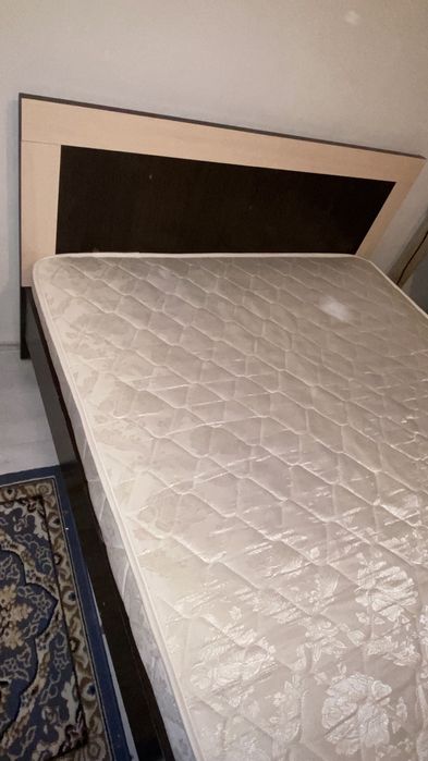 продам кровать и матрас в спалнью