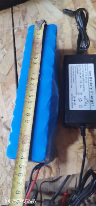 Acumulator 48v cu încărcător