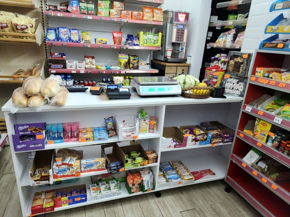 Rafruri profesionale magazin, cantar, stand paine.