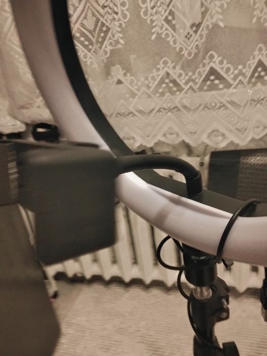 Продаю кольцевую лампу