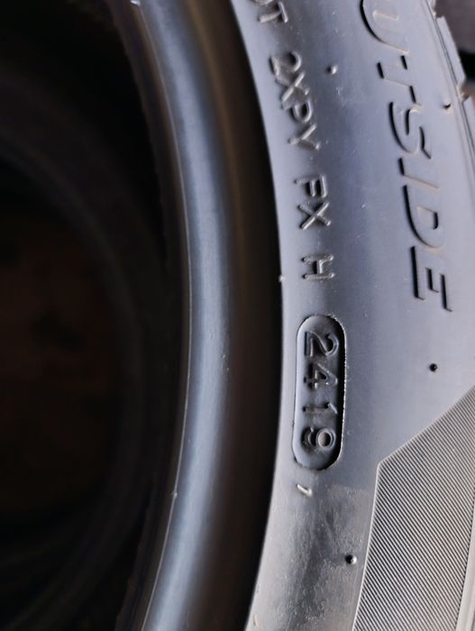 O anvelopă de iarnă 235 45 19 Hankook