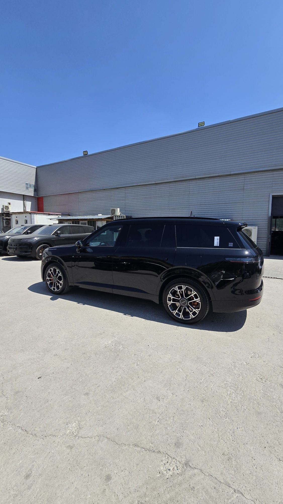 Lynk Co 900 PHEV 1.5T DHT Ultra 6 Zeekir Jili brendlari  asosida.