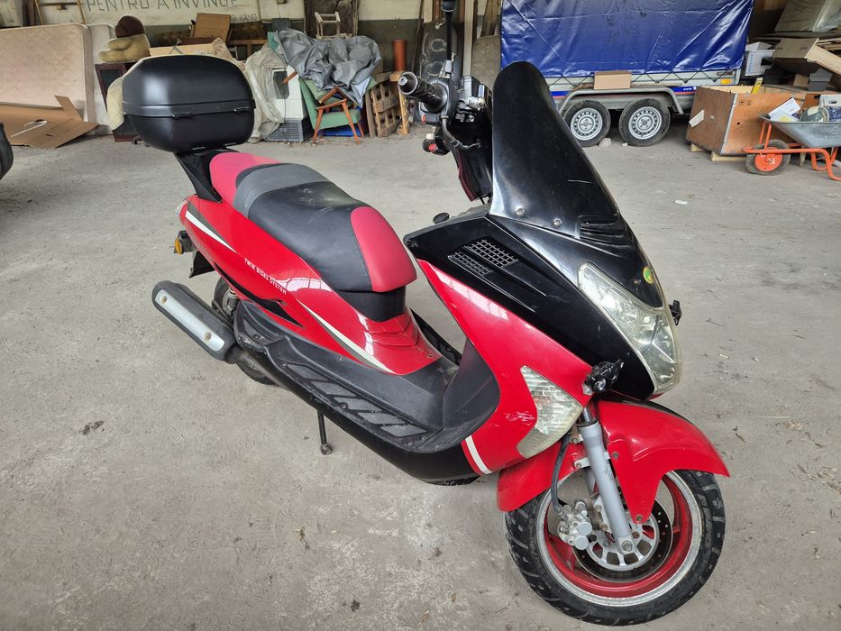 Vând scuter Znen Interceptor
