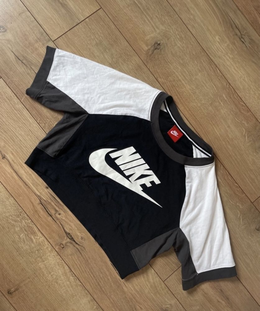 Tricou Nike crop top