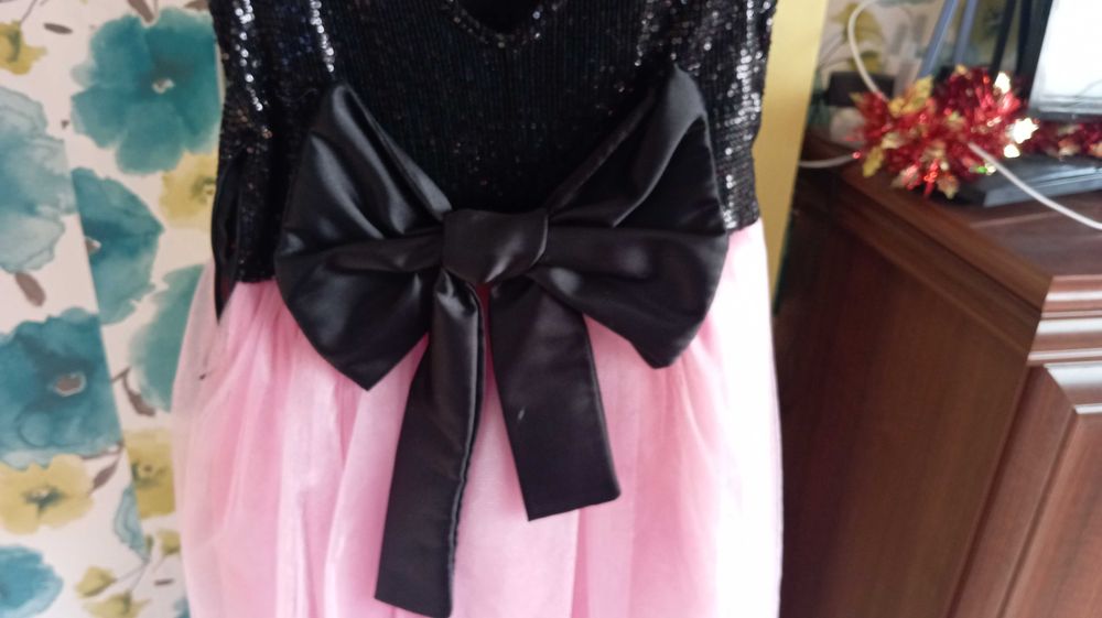 Ефектна рокля, шита по поръчка за момиче на 6 години