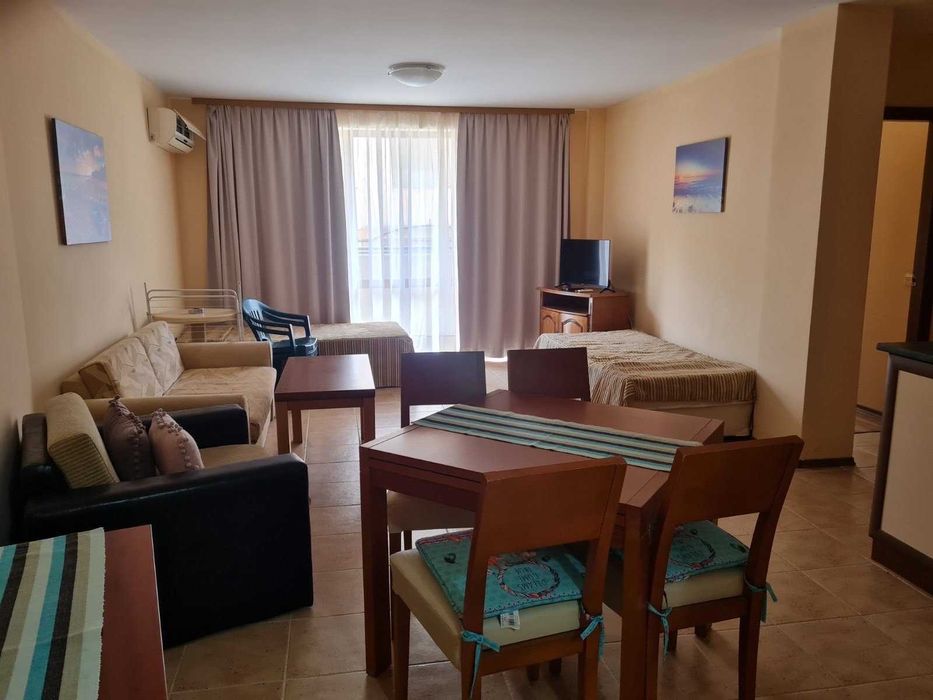 Продава се Тристаен апартамент в Бургас, Сарафово - 110 кв.м за 773 €/кв.м - Снимка #12