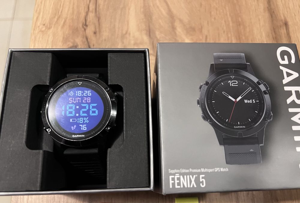 Ceas Garmin Fenix 5 Saphire