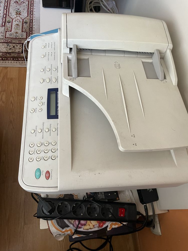 Срочно Принтер XEROX PE 220