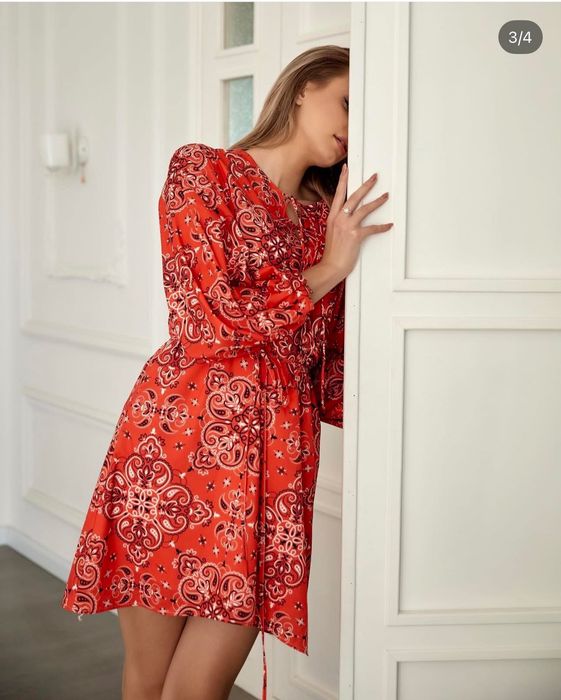 Женское платье из очень приятной ткани