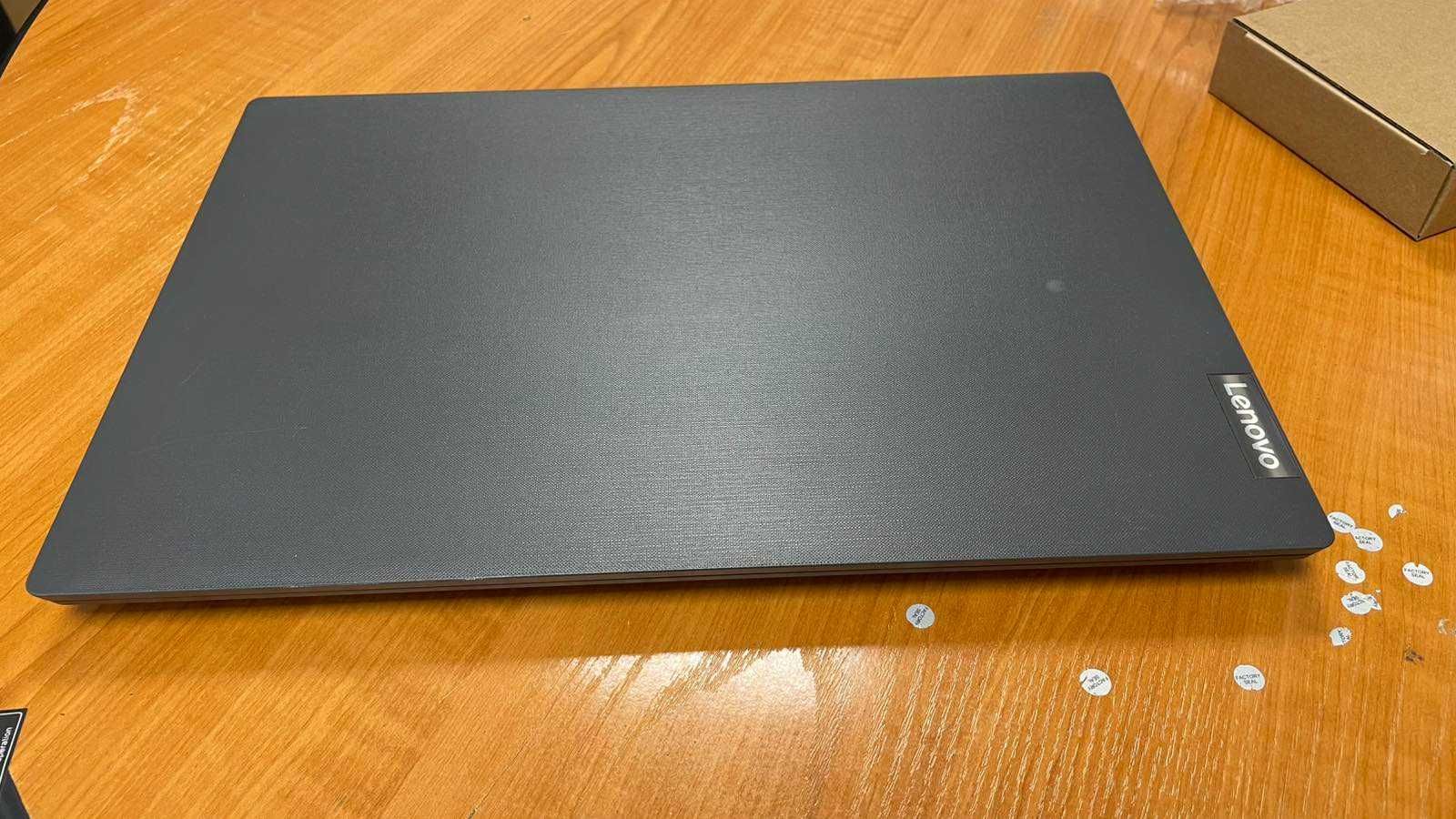 Лаптоп - Lenovo V15-ADA
