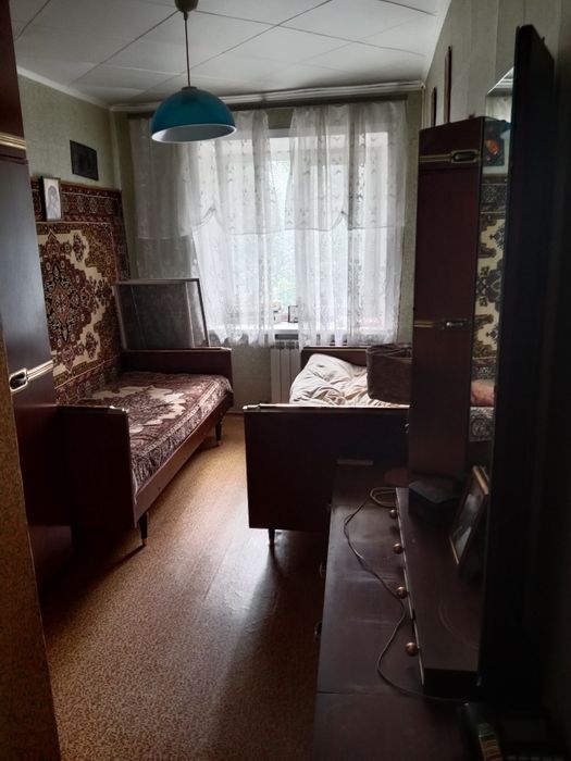 Срочно продам 2-х комнатную квартиру, 8 микрорайон, 2этаж, улица Парко