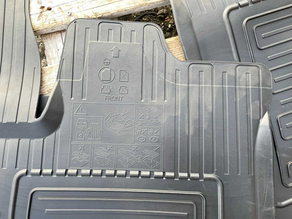 Гумени Стелки Toyota HILUX pW210-0k012 Оригинал