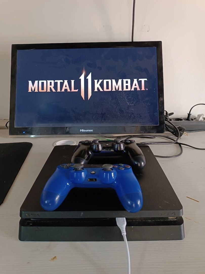 PlayStation 4 Slim. Фифа24 Уфс4 Гта5 MK11 , 2 джойстик