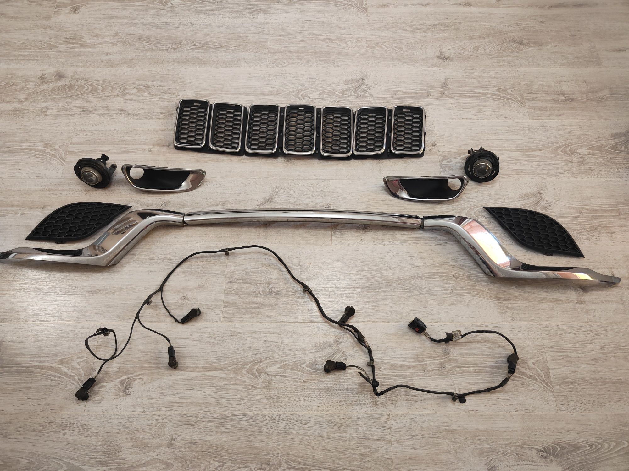 Части предна броня Jeep Grand Cherokee Summit