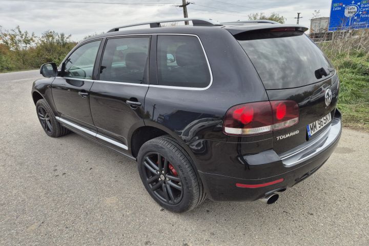 Prag stanga Volkswagen VW Touareg generatia 1 7L (facelift)