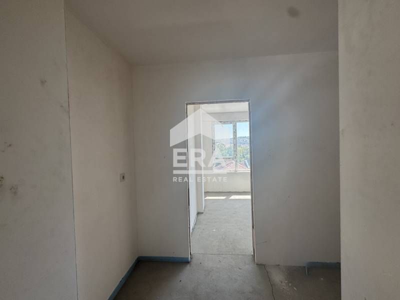 Тристаен апартамент ново строителство