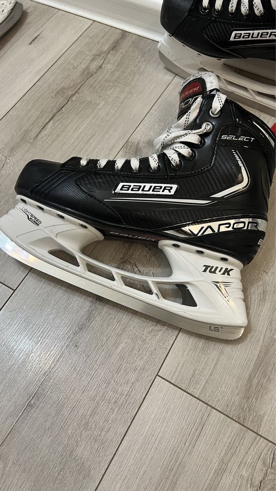 Продам коньки Bauer VAPOR