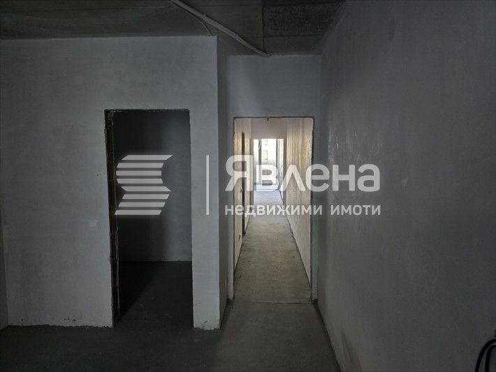 "Явлена" предлага голям четиристаен непреходен апа