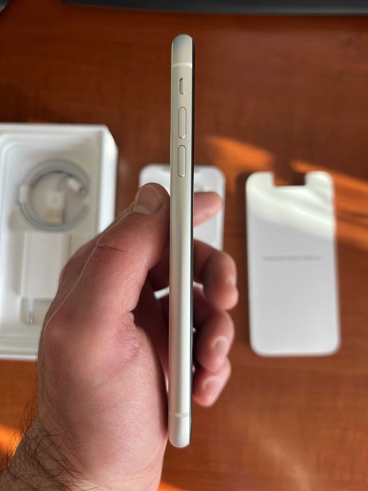 iPhone 11 alb 64 GB