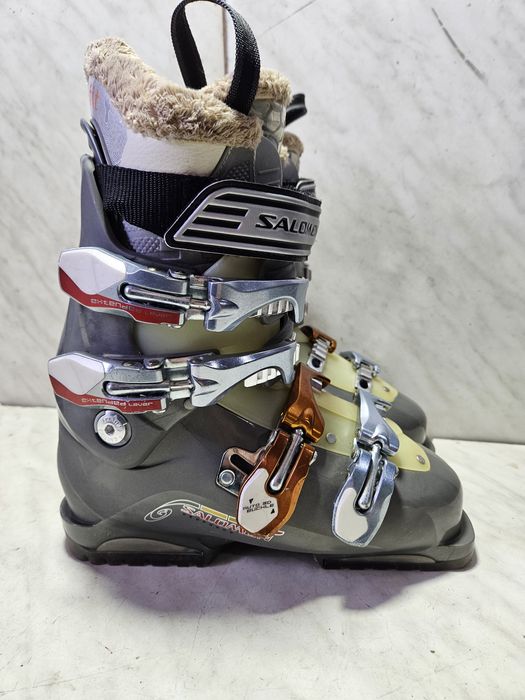 Clapari ski schi  Salomon  mondo 24-24,5   corespunde mărimii 38