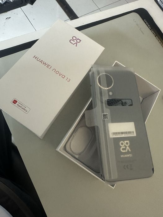Huawei Nova 13 nou, nefolosit, 256GB, 12GB RAM