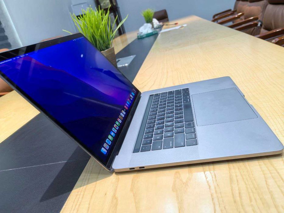 Macbook Pro A1707