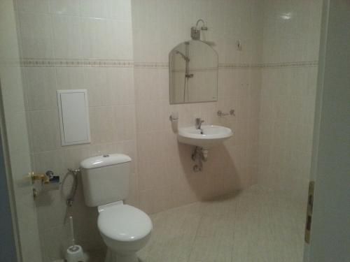 Дава се под наем Тристаен апартамент в София, Стрелбище - 117 кв.м за 750 € - Снимка #9