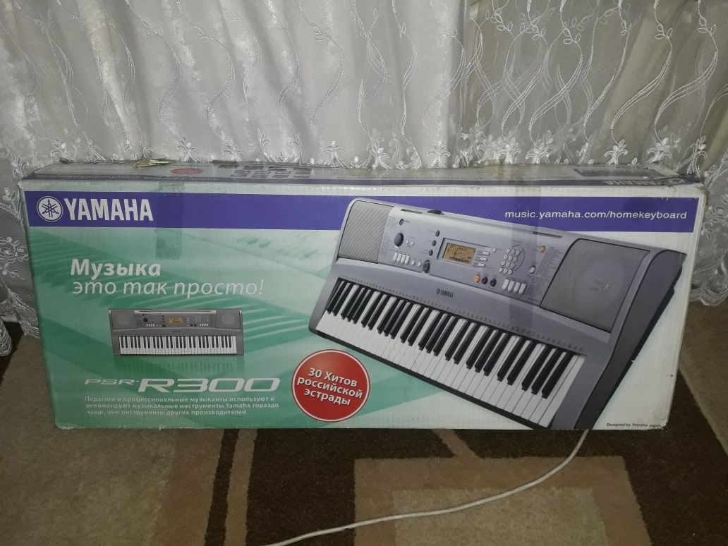 Синтезатор ЯМАХА PSR  R300