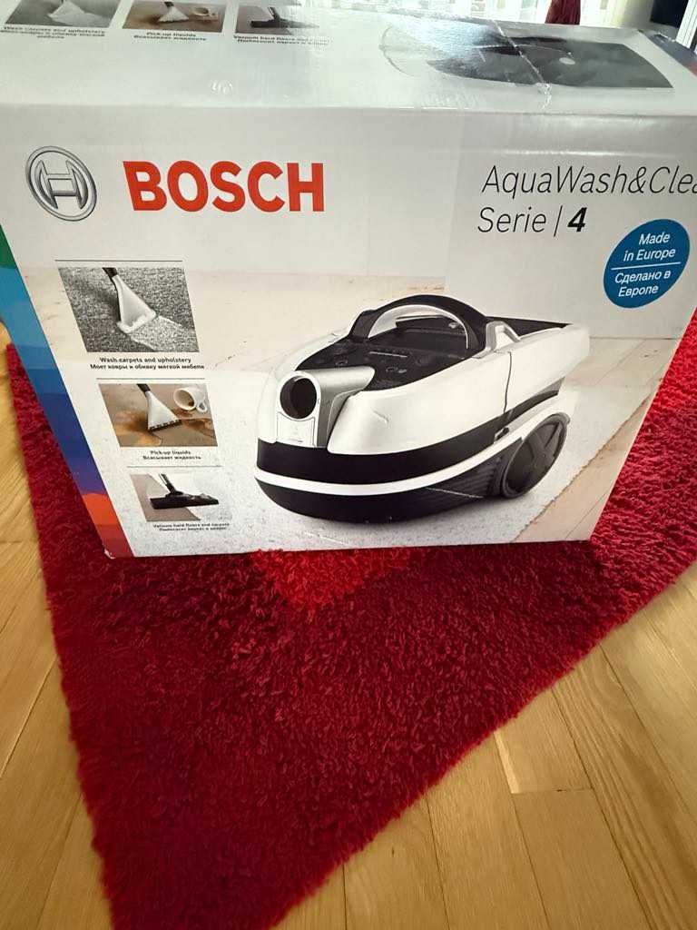 Aspirator cu spalare BOSCH AquaWash&Clean