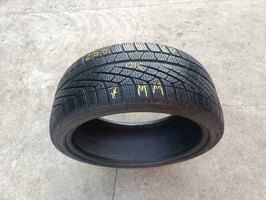O anvelopa de iarna 255 35 20 pirelli sottozero 2 profil 7 mm
