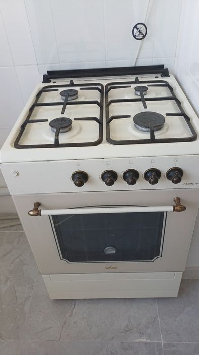 Жаксы таза укыпты ұсталған газ плитасы сатылады