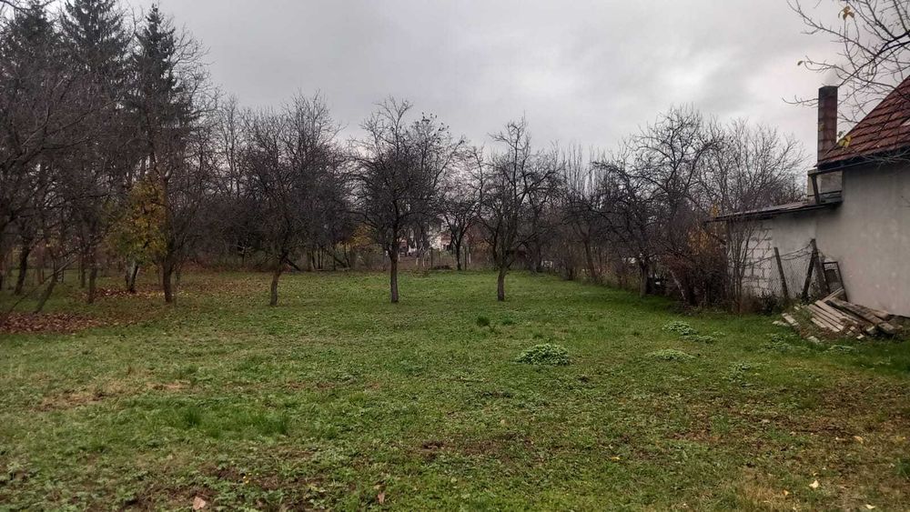 Vand casa zona centrala.