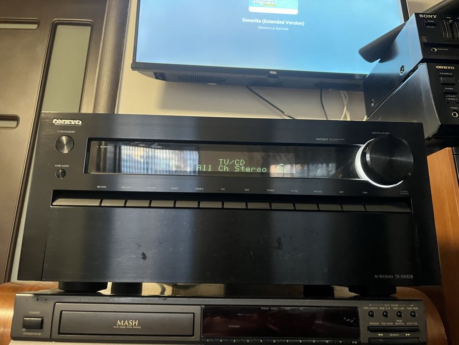 Onkyo TX-NR828 4k/7.2/Bluetooth/wifi/Dporify/Arc/usb/Dolby etc