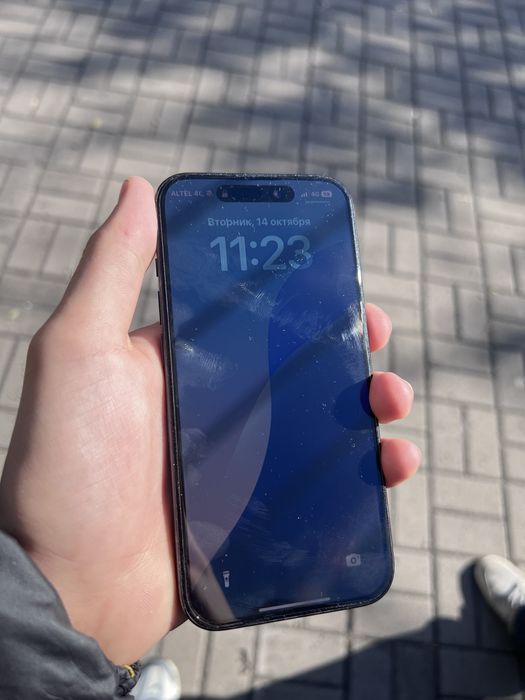 Продам айфон 15 про