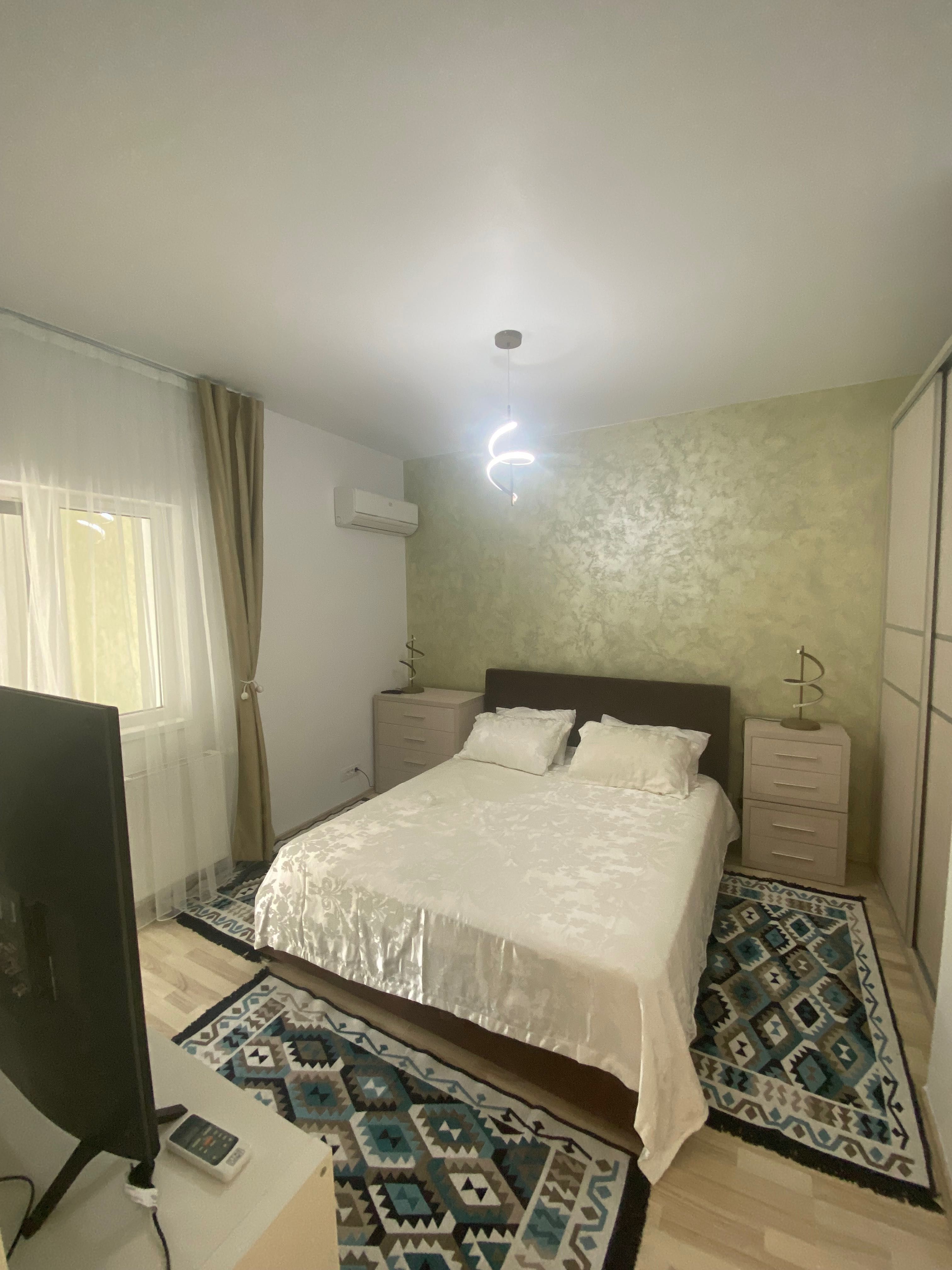 Inchiriez apartament 2 camere în complex Bellevue Copou
