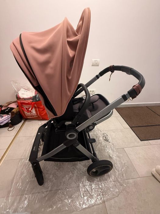Căruț Cavoe pliabil potrivit de la 6 luni compatibil cu scoici Cybex