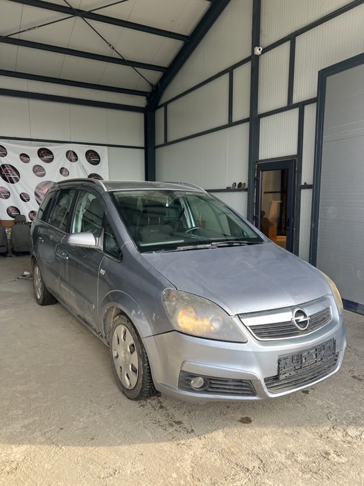 Vand bara fata capota usi motor 1.9 diesel 150 cp opel zafira B