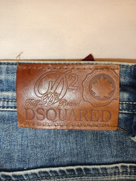 Дънки на Dsquared2. Спешно!!