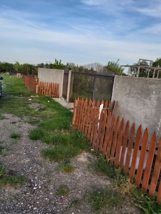 Vând 2loturi de 450m2 la ieșirea din Berceni lângă lac
