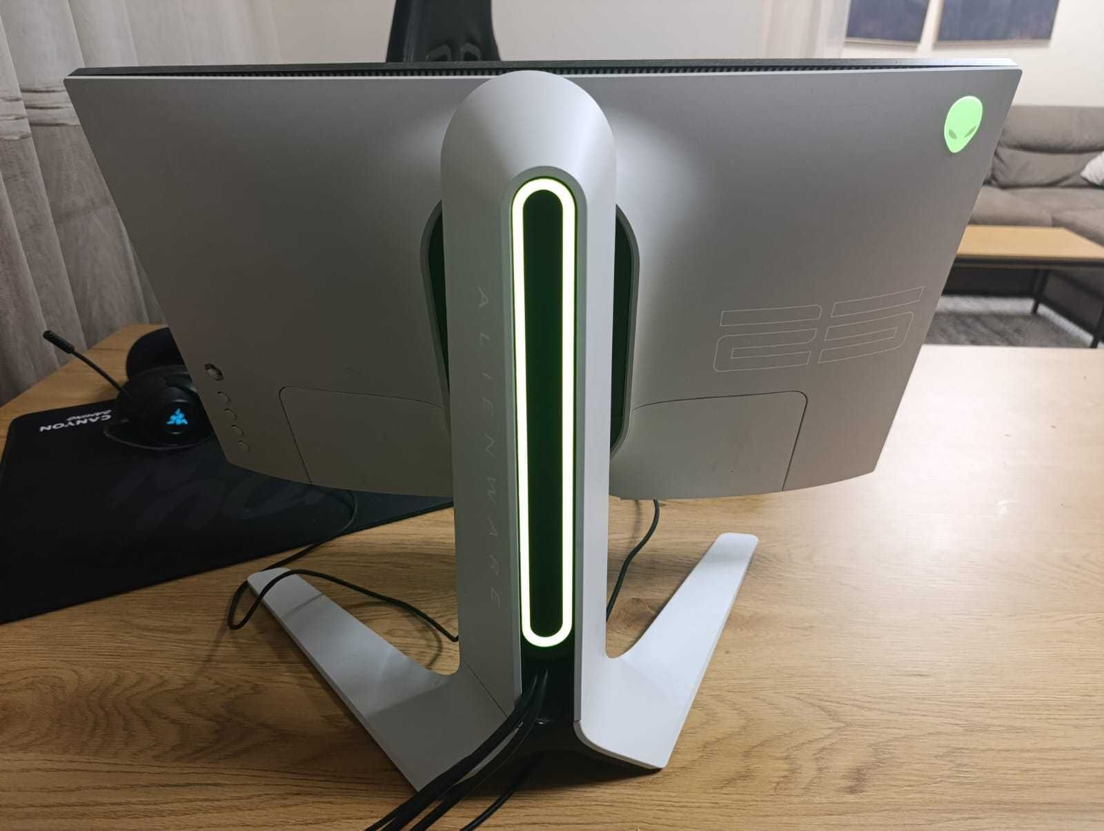 Gaming Компютър + Монитор Alienware 240Hz