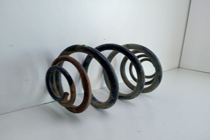 Arc suspensie spate Renault Trafic a 2-a generatie seria