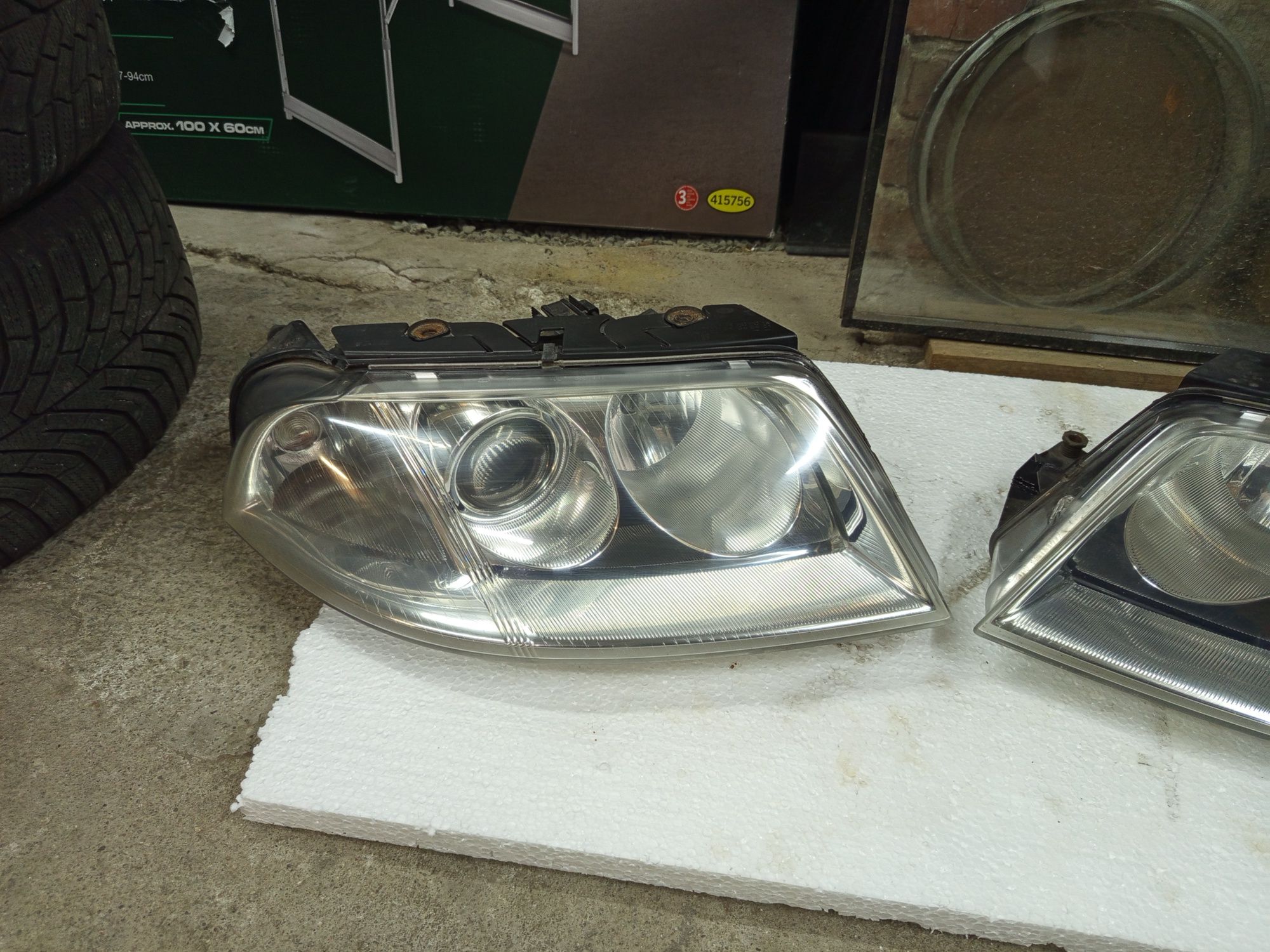 Фарове Hella VW Passat 5.5