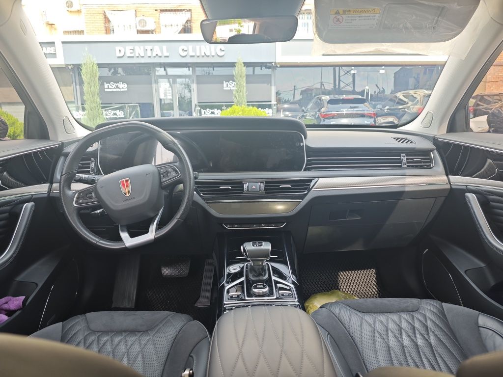 Hongqi hs5 2023 kraska tozz qora 25 prabek  12 oy tanirofka ruxsati bo