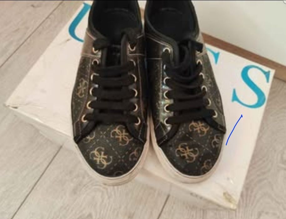 Оригинални черни дамски кецове Guess В отлично състояние. 36 номер. С