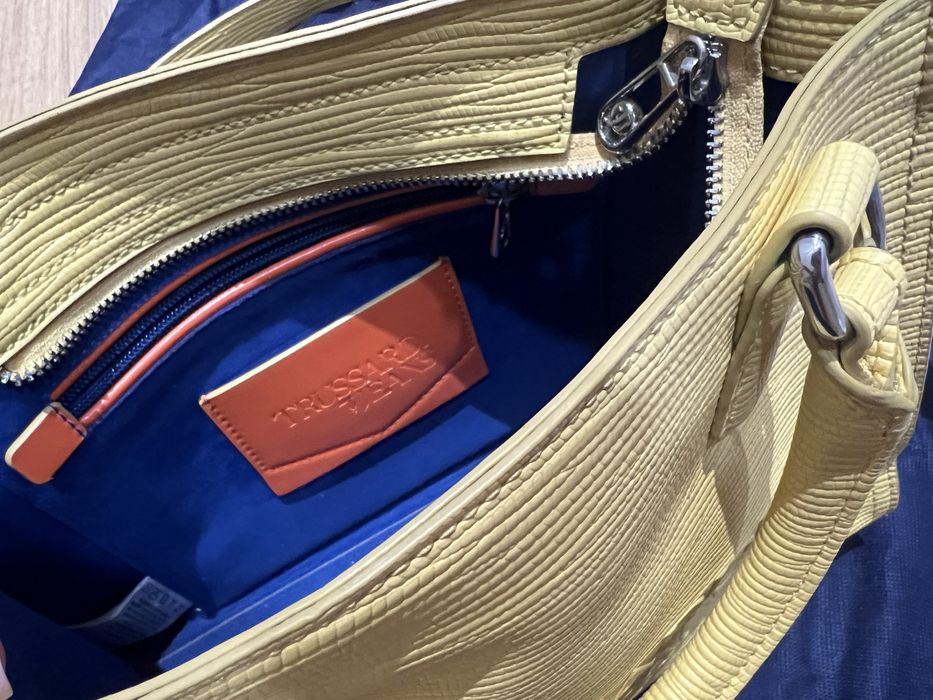 Жълта чанта Trussardi