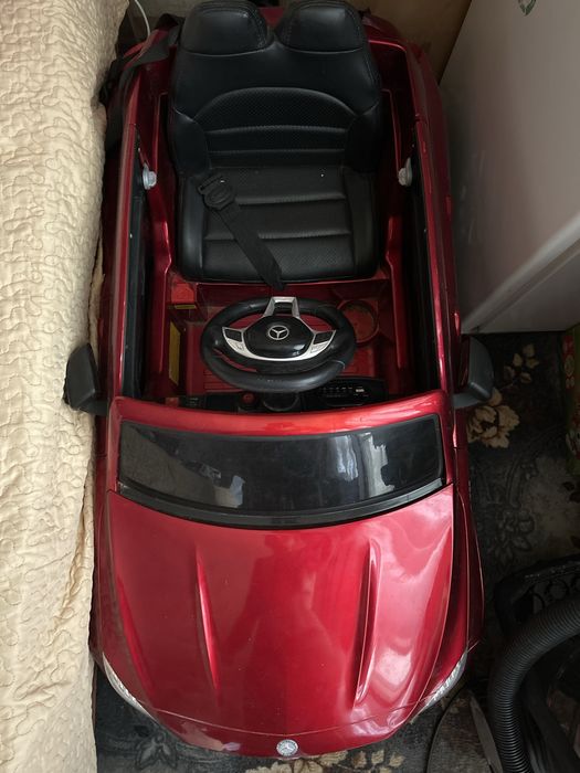 Детска кола с батерия 150 лв