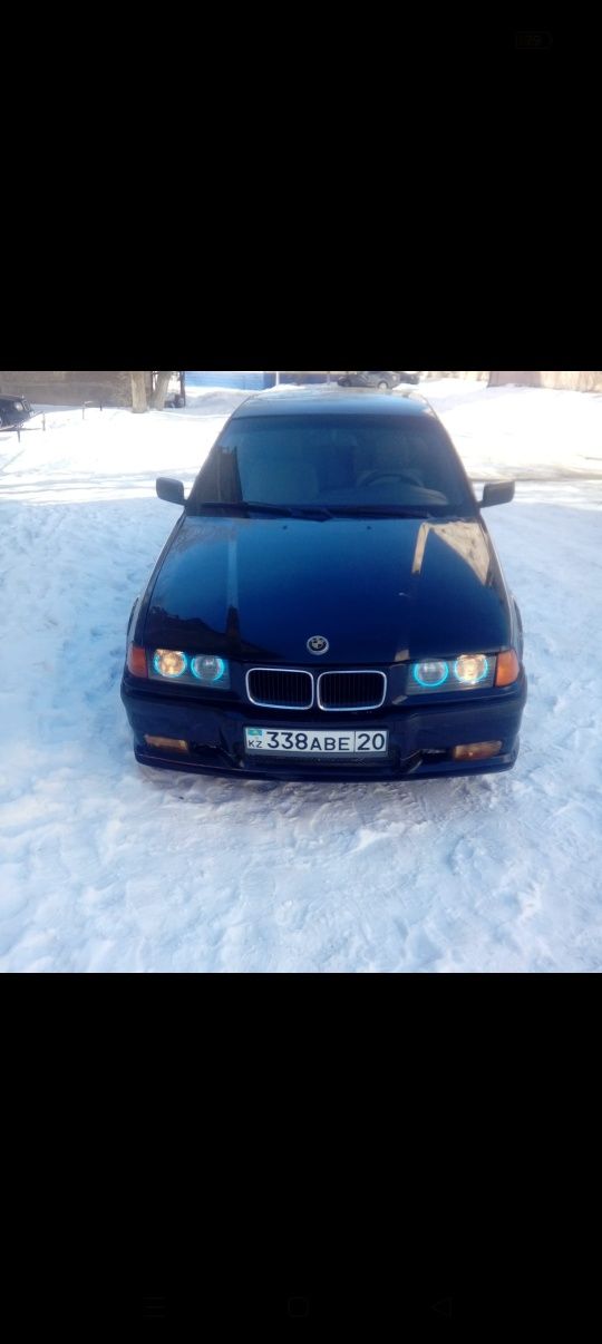 Продам BMW 320 бензин