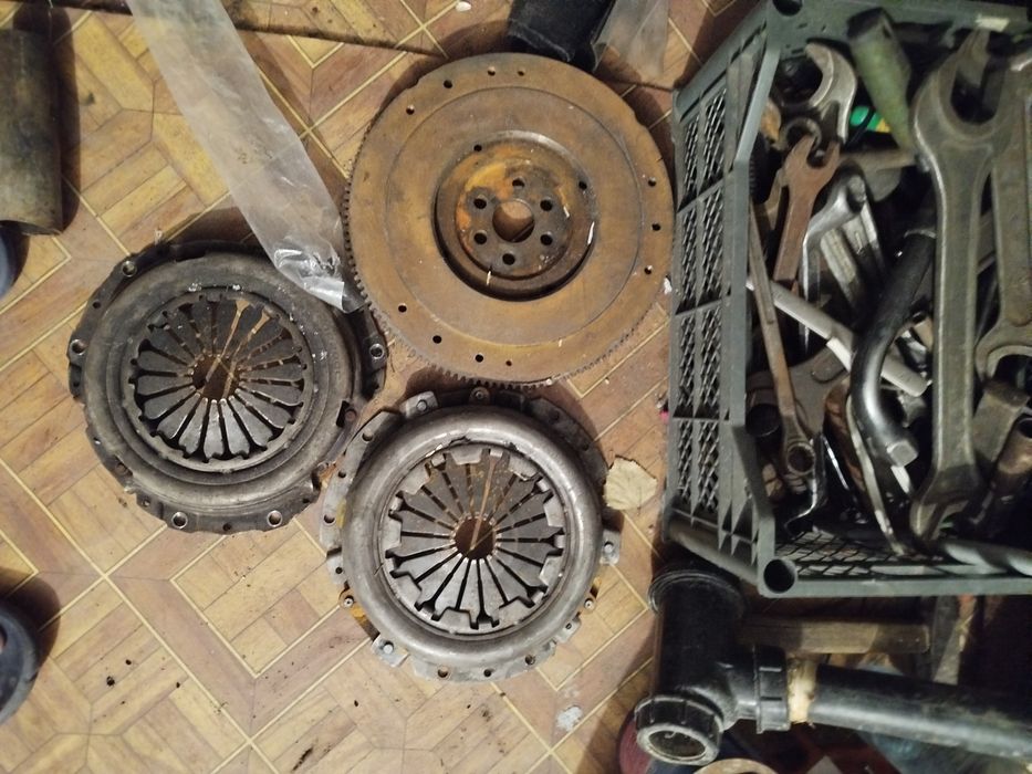 Продам запчасти на ладу гранту