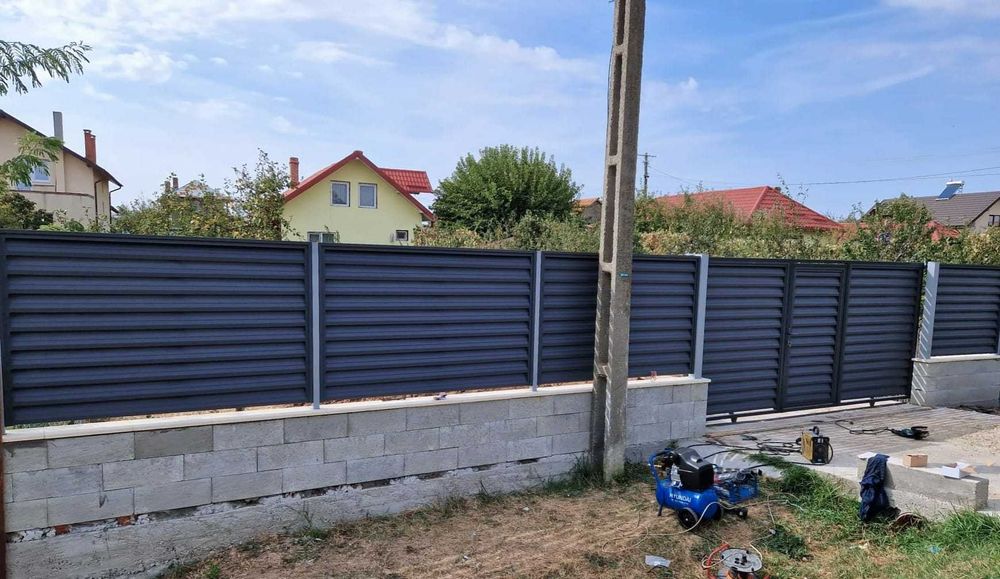 Garduri din sipca metalica, panouri stil jaluzele, tabla cutata, plasa