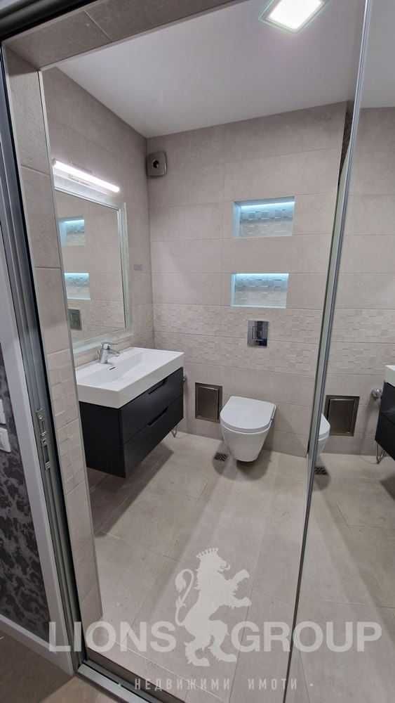 Дава се под наем Тристаен апартамент в Варна, Бриз - 100 кв.м за 1100 € - Снимка #9